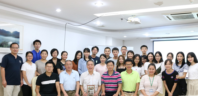 李琳校长与14实验班的同学们